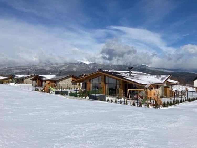 Mountain Villa Jordan- With Jacuzzi ラズロク エクステリア 写真