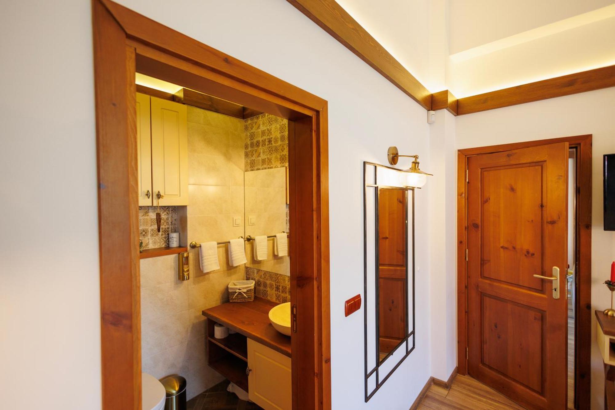 Mountain Villa Jordan- With Jacuzzi ラズロク エクステリア 写真